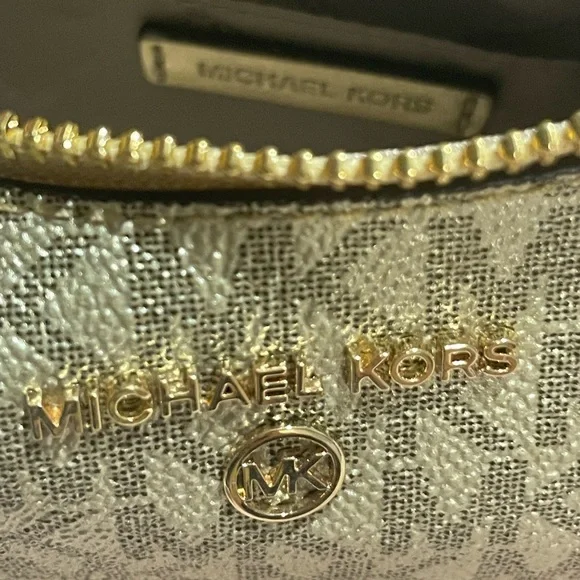 Michael Kors gold shoulder bag - Picture 2 of 3